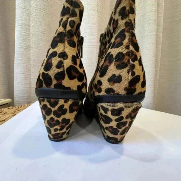 Kenneth Cole Reaction Cow Hide Ankle Boots - Picture 4 of 9